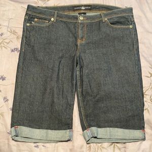 Women’s jean shorts.